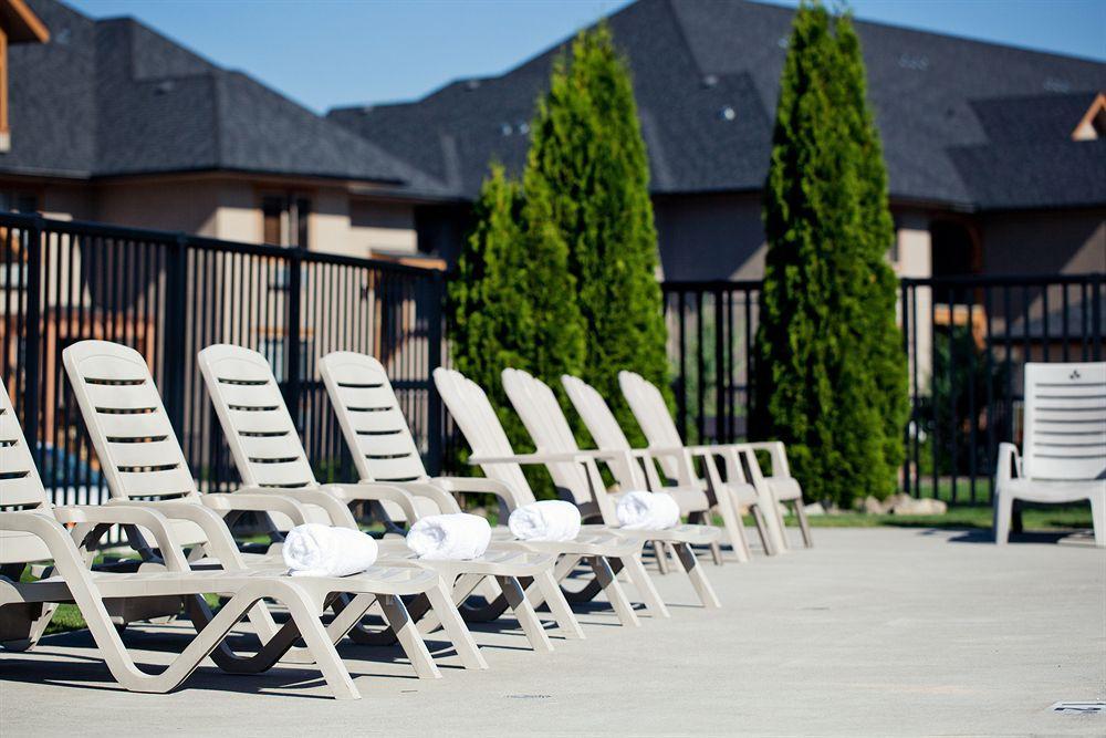 Bighorn Meadows Resort Radium Hot Springs Exterior foto